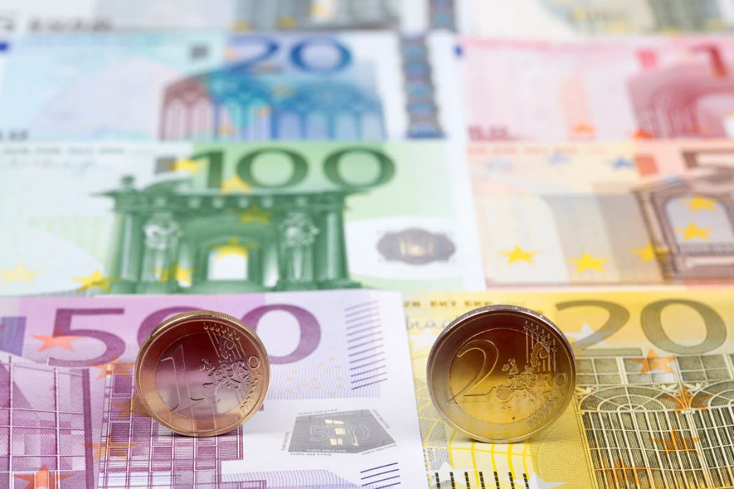 euro-coins-and-banknotes